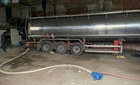 «Спирт випили миші!», — на Прикарпатті чиновники крали спирт цистернами