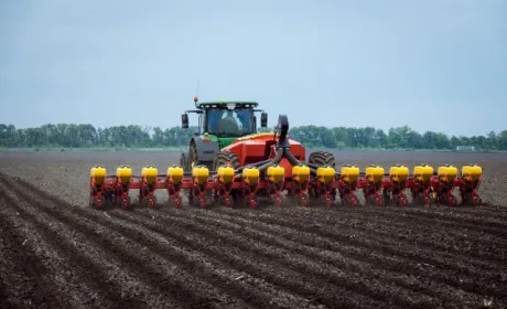 На Кіровоградщині попри дефіцит пального сівбу не зупинено