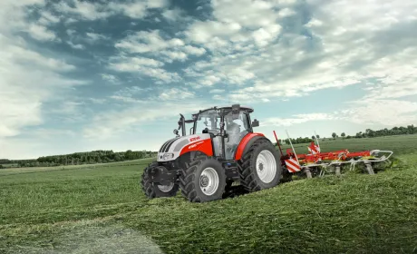 Steyr оновлює свої трактори