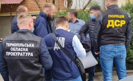 На Тернопільщині поліція затримала на хабарі керівника відділу облуправління Держпродспоживслужби