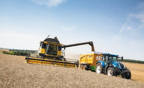 New Holland Agriculture виводить на ринок лінійку комбайнів CH (CROSSOVER HARVESTING)