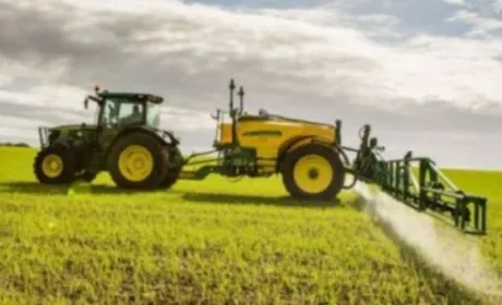 Аграрії накопичили засобів захисту рослин понад заявлену потребу