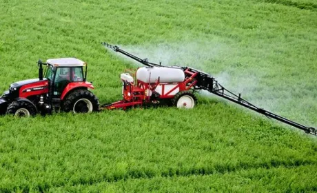 Аграрії поступово запасаються засобами захисту рослин