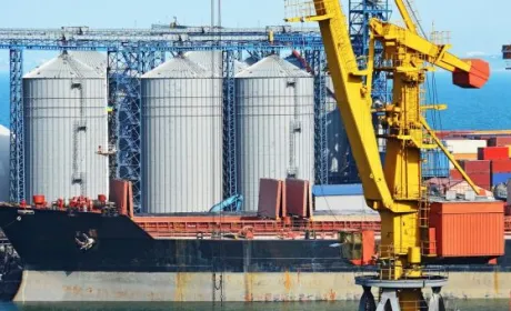 Міжнародні трейдери вперше з початку війни почали купляти зерно в українських портах