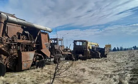 На кордоні з Польщею розмістили знищену окупантами сільськогосподарську техніку