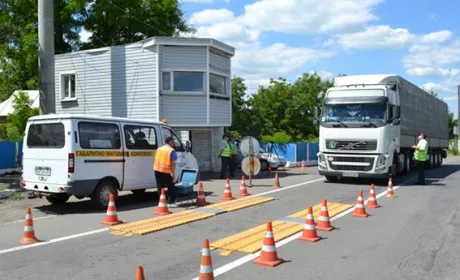 За 8 місяців інспектори Укртрансбезпеки нарахували понад 80 млн грн плати за перевантаження