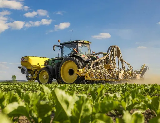 ROW-MASTER RN_PROFI з функцією John Deere AutoPath: точний міжрядний обробіток ґрунту нового покоління
