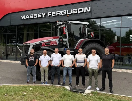 Торгова команда Квінта Агро пройшла навчання на заводі Massey Ferguson у Франції