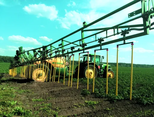Розміщення шлангів для внесення КАС на обприскувачі John Deere