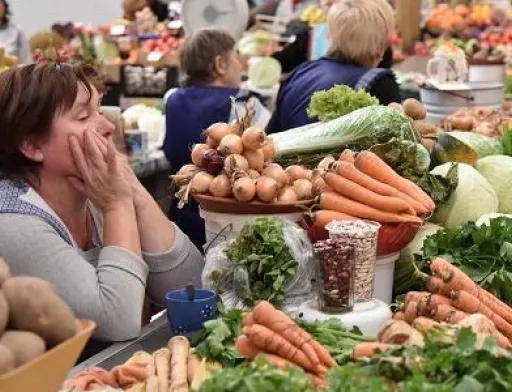 Майже половину своїх доходів українці витрачають на харчі, - Держстат