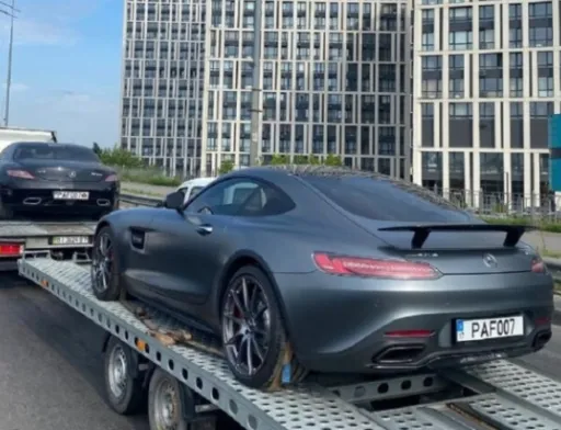 В Україні помітили два яскравих суперкари Mercedes відомого полтавського аграрія