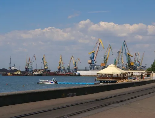 У Бердянську реконструюють і побудують 6 причалів і 2 зернові термінали