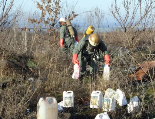 На Кіровоградщині виявили несанкціоноване звалище агрохімікатів