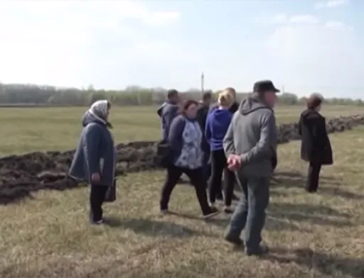 50 жителів села Локнисте Менського району вийшли протестувати на трасу Мена-Чернігів