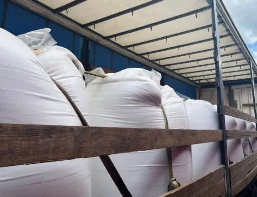 В Україну намагались незаконно ввезти 23 тонни добрив з білорусі