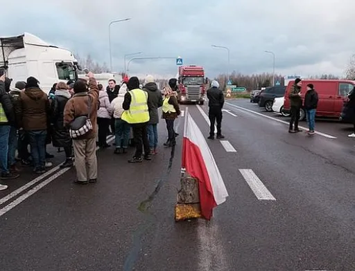 Польський уряд почав переговори з протестувальниками
