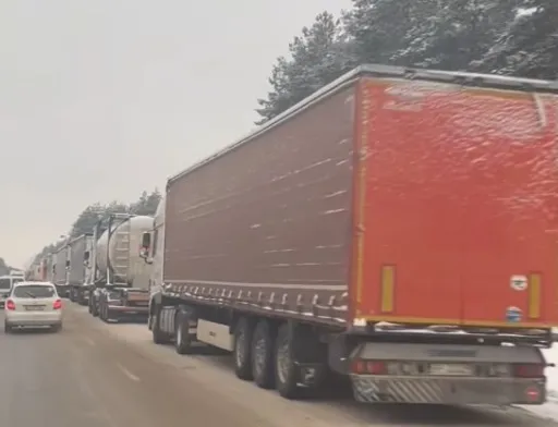 На українсько-польському кордоні утворилась 30-кілометрова черга з вантажівок