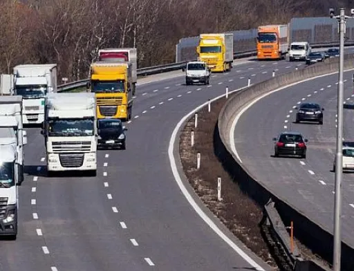 Експорт агропродукції автотранспортом поступово відновлюється