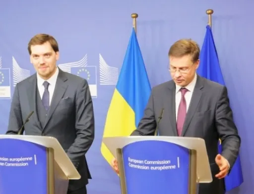 Ринок землі: Гончарук у Брюсселі розповів про компромісний законопроєкт