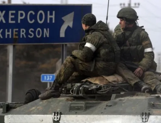 Росіяни забороняють херсонцям везти вирощені фрукти та овочі до Запоріжжя