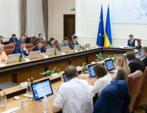 Куди веде країну Кабмін Гончарука: Ринок землі, дешеві кредити…
