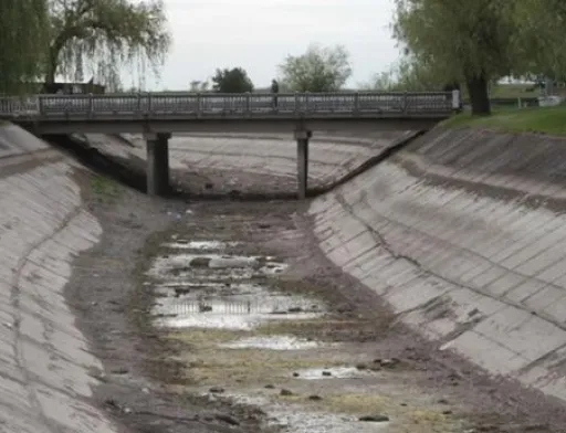 Зеленський підписав закон про заборону поставок води в окупований Крим