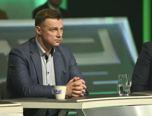 Зеленський, як удав кроликів, переконував "слуг народу" голосувати за закон про ринок землі, — Купрій