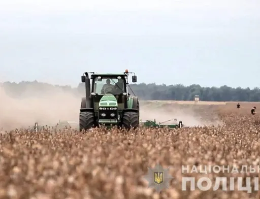 Агроному з Полтавщини оголосили підозру у вирощуванні нарковмісного маку на 7 млрд грн
