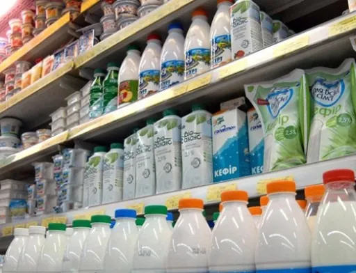 В Україні «молоковмісні» молочні продукти називатимуть «імітаційними»