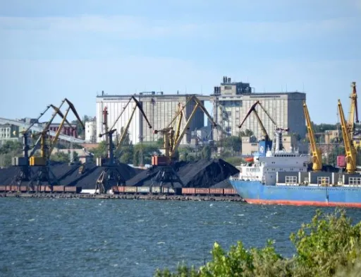 Миколаївський морпорт став лідером із перевалки зернових та олії в Україні