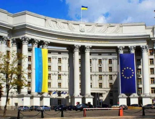 В МЗС України закликали інші країни не купляти в росії крадене українське зерно