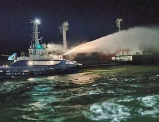 У Чорному морі неподалік Очакова горіло судно, завантажене зерном
