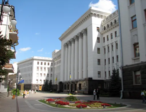 Аграрії вийшли під адміністрацію президента: АРМА розпродає їхнє зерно