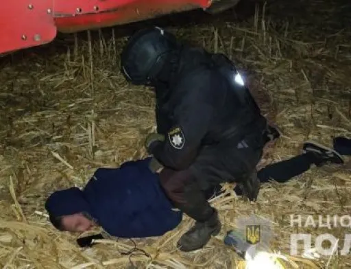 На Черкащині озброєні до зубів «фермери» збирали чужий урожай, без спецпризначенців не обійшлося