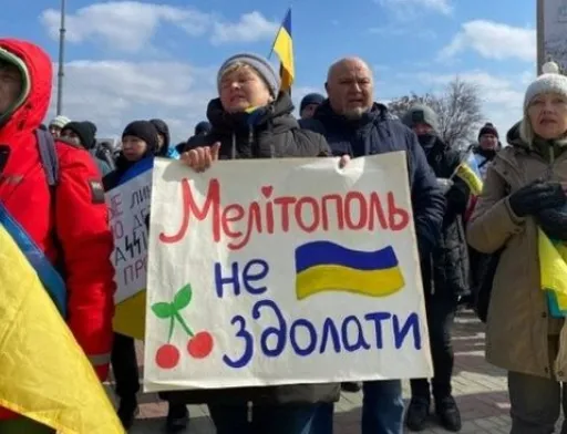 Окупанти крадуть зерно та погрожують місцевим — що відбувається на тимчасово окупованій Мелітопольщині