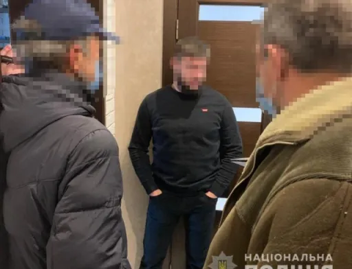 На Рівненщині поліцейські викрили злочинну групу, яка «спеціалізувалися» на вимаганні коштів у фермерів
