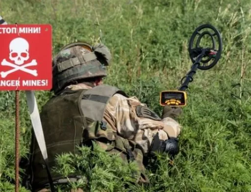 Розмінування земель сільськогосподарського призначення у Харківській області: фермерів запрошують реєструватись через ДАР