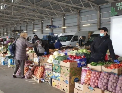 У Києві запрацювали три продуктові ринки