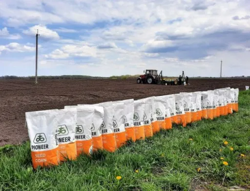 Corteva Agriscience безкоштовно передала насіння постраждалим від війни фермерам України