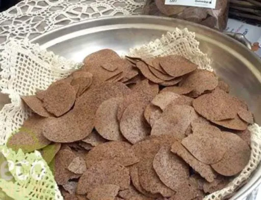 Компания «Фьючефуд» (Киев), которая занимается производством фьючипсов (снеков из льна), ведет переговоры о поставке продукции в Польшу, Германию, Японию и США