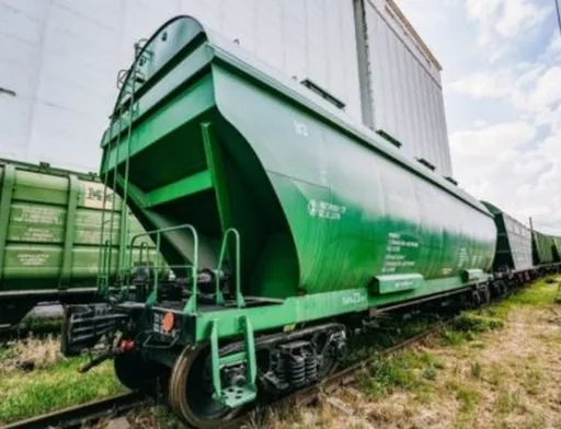 Через дефіцит вагонів G.R. Agro переключилася на перевезення зерна власним автотранспортом