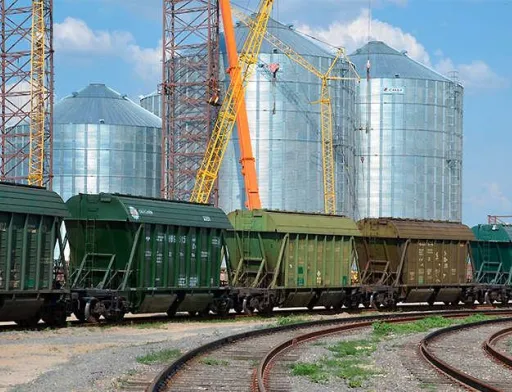 Аграрії не отримують компенсації на придбання вагонів-зерновозів