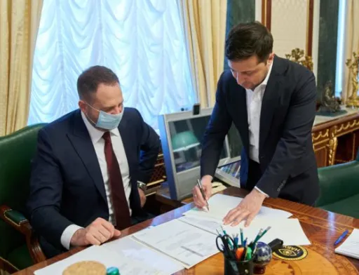 Президент сьогодні підписав закон щодо обігу земель сільськогосподарського призначення