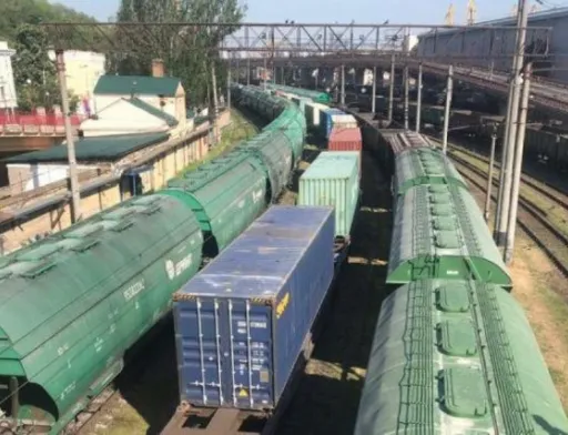 Експортери не поспішають користуватись дорогими зерновозами Укрзалізниці