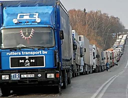 Так зараз виглядає дорога Одеса-Миколаїв у жнива
