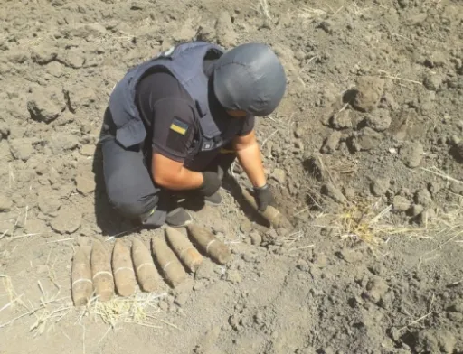 На Кіровоградщині під час польових робіт виявили небезпечні знахідки