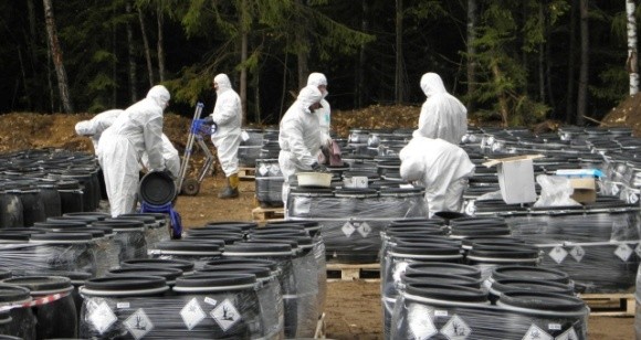 Пестициди з Херсонщини вивозять на утилізацію до Франції фото, ілюстрація