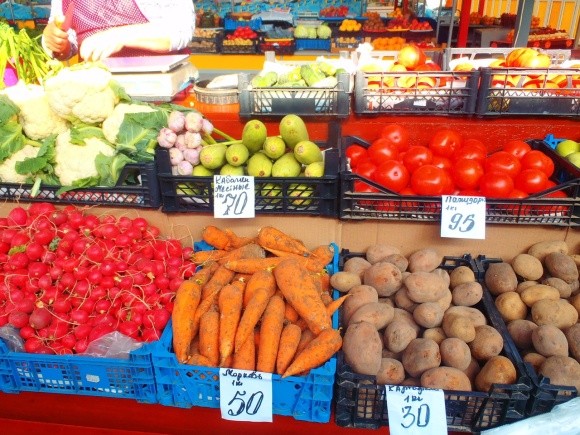 Чому в Україні не дешевшають фрукти та овочі фото, ілюстрація
