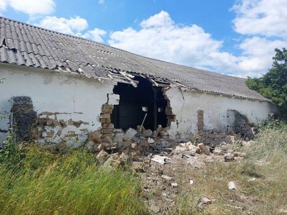 Рашисти зруйнували сільгосппідприємство на Чернігівщині фото, ілюстрація