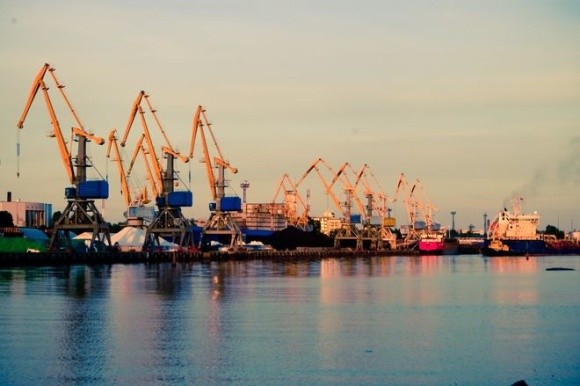 Уряд України знизив портові збори фото, ілюстрація